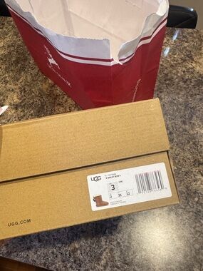 UGG Kids Bailey Bow II Boots - Chestnut Box